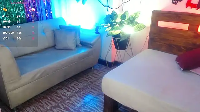 Yeseniaa25  online show from October 2025 03:33:01 PM