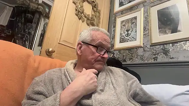 poggles online show from April 2026 07:52:01 PM