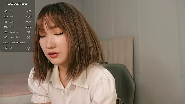 scamelia online show from September 2025 05:52:02 AM