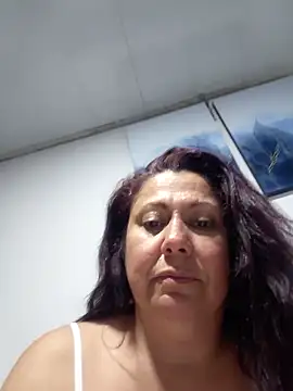 Snapshot of EmmaJhomson chatting on June 2026 12:53:02 AM EmmaJhomson online show from June 2026 12:53:02 AM