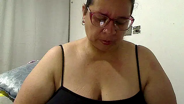 Snapshot of luciana69hot chatting on June 2026 11:21:01 PM luciana69hot online show from June 2026 11:21:01 PM