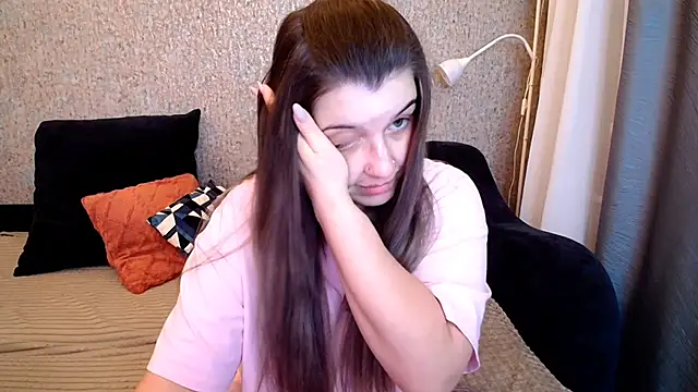 CherryZlata online show from December 2025 05:51:01 PM