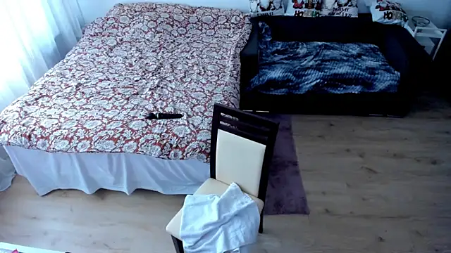 Squirt Kimm online show from December 2025 10:00:01 AM