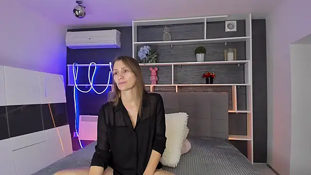 ChristyBrook online show from October 2025 06:17:01 PM