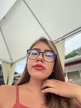 sara calderon online show from October 2025 01:23:01 PM
