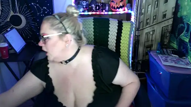 Kinky Witch online show from May 2026 05:51:01 PM