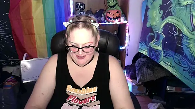 Snapshot of Kinky_Witch chatting on June 2026 10:19:02 PM Kinky Witch online show from June 2026 10:19:02 PM