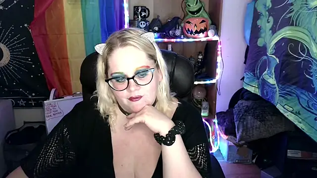 Snapshot of Kinky_Witch chatting on June 2026 10:12:02 PM Kinky Witch online show from June 2026 10:12:02 PM