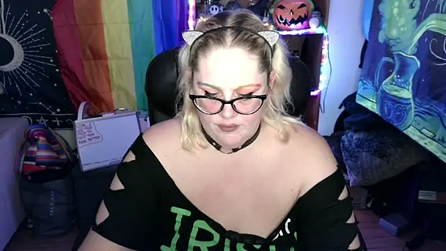 Snapshot of Kinky_Witch chatting on June 2026 12:57:02 AM Kinky Witch online show from June 2026 12:57:02 AM