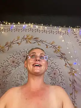 BossMomma0387 online show from May 2026 03:15:01 AM