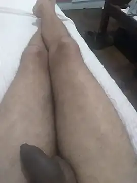 GuilhermeYuree online show from November 2025 12:53:02 PM