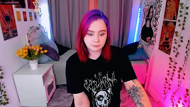 lunaalli online show from November 2025 02:20:01 PM