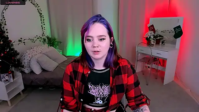 lunaalli online show from December 2025 09:20:01 PM