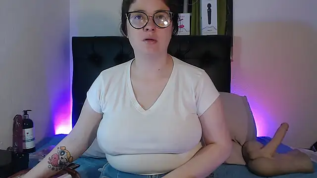Snapshot of KrystalAdams chatting on July 2026 12:52:02 PM KrystalAdams online show from July 2026 12:52:02 PM
