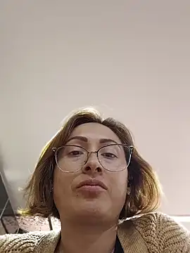 Julieta martin online show from May 2026 06:38:02 PM