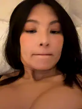 Snapshot of Ninazhang chatting on October 2025 01:50:02 AM Ninazhang online show from October 2025 01:50:02 AM