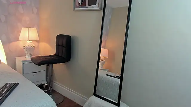 isabella milf  online show from November 2025 07:02:02 PM