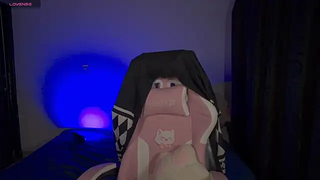 Gaby  Howards online show from November 2025 07:04:01 PM