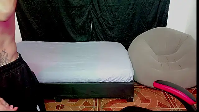 Thommy cute online show from September 2025 10:15:01 AM