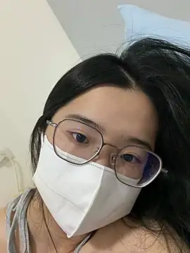 LHeart online show from April 2026 02:35:01 PM