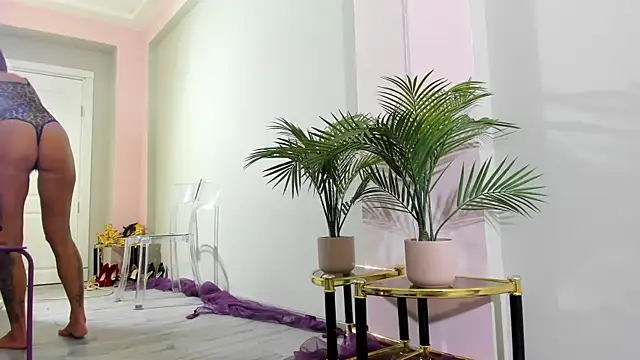 Snapshot of MayaHellen chatting on January 2026 06:07:02 AM MayaHellen online show from January 2026 06:07:02 AM