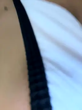 Snapshot of violeta_18x chatting on October 2025 03:52:01 PM violeta 18x online show from October 2025 03:52:01 PM