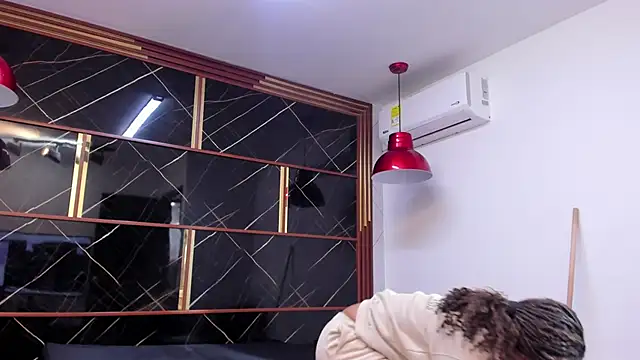 HannyThompson online show from October 2025 12:46:02 PM