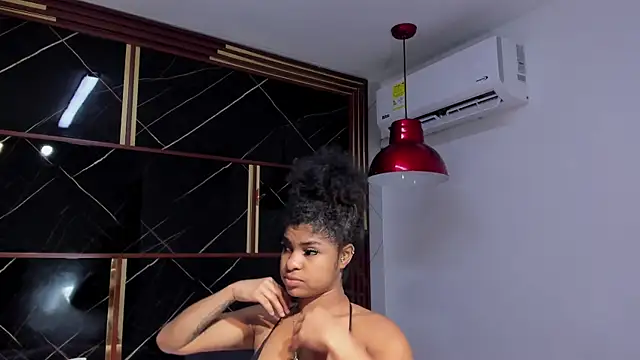 HannyThompson online show from November 2025 12:25:01 PM