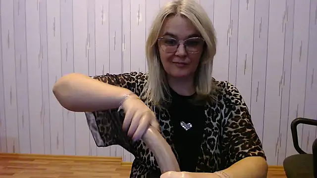 EleanoraDream online show from November 2025 05:13:01 PM