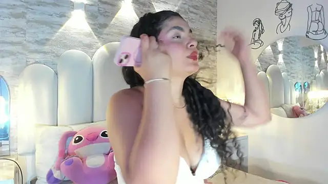 Yassy vazquez online show from November 2025 07:35:01 PM