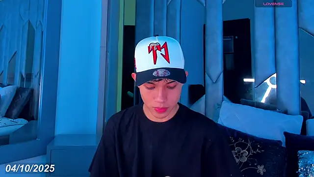 Sebax Young online show from October 2025 08:40:02 PM