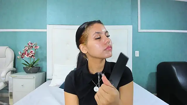 ania gomez online show from January 2026 02:00:02 PM