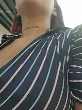 Snapshot of Yessica_Lopezz chatting on December 2025 12:21:02 PM Yessica Lopezz online show from December 2025 12:21:02 PM