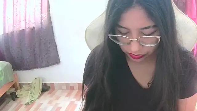 honeysweet111 online show from October 2025 06:05:02 PM