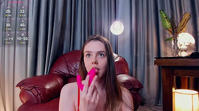 AftonChappel online show from October 2025 04:09:01 PM