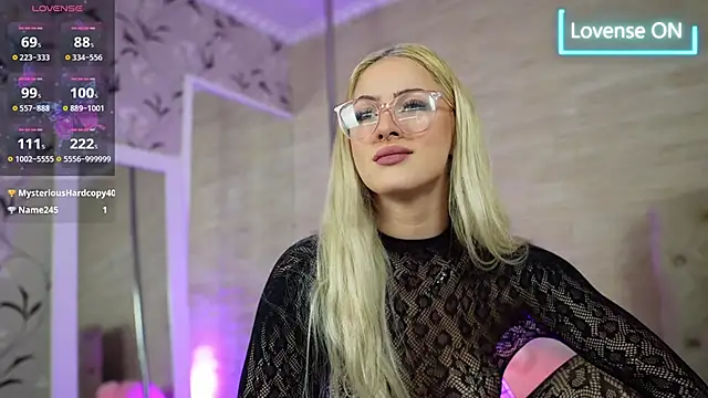 LucyLextonX online show from October 2025 04:42:01 AM