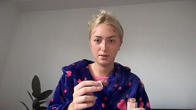 Kitty Swetty online show from October 2025 08:55:01 AM