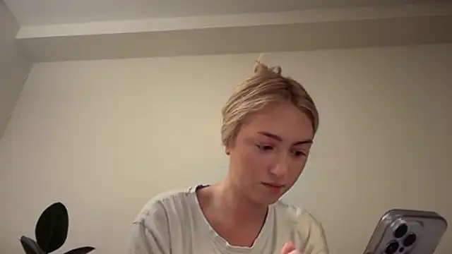 Kitty Swetty online show from December 2025 11:55:02 PM