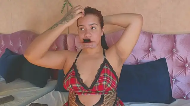 KARINAJTORRES online show from January 2026 09:20:02 PM