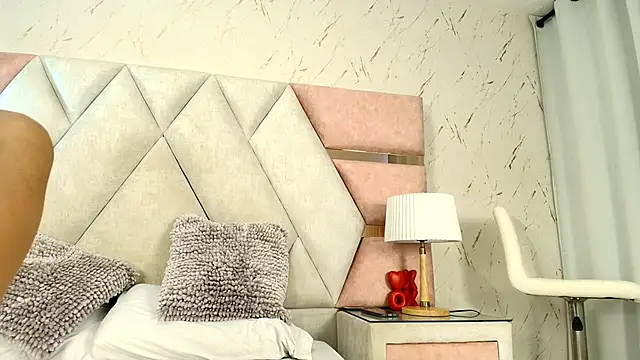 Snapshot of Zoelucas chatting on March 2026 12:08:01 PM Zoelucas online show from March 2026 12:08:01 PM