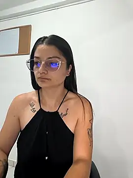 Coralinne   online show from May 2026 01:12:02 AM