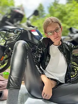 Bikergirl 97 online show from June 2026 10:25:01 AM