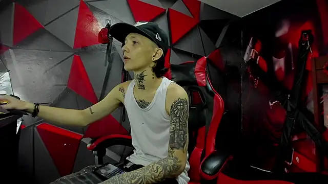 StraightBoy Nick online show from September 2025 05:42:01 AM