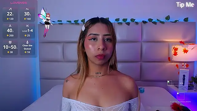 laila stilwiills online show from November 2025 10:54:02 PM