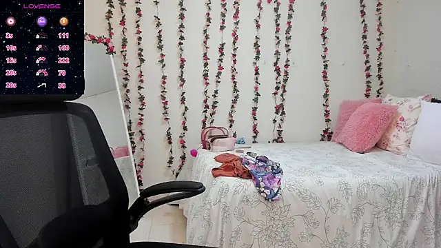 MariamCastiblanco online show from December 2025 02:26:01 PM