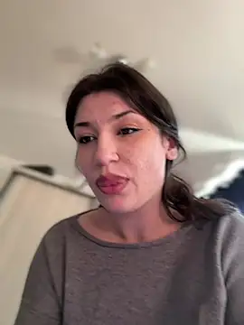 ScarletBloom  online show from April 2026 01:16:02 PM