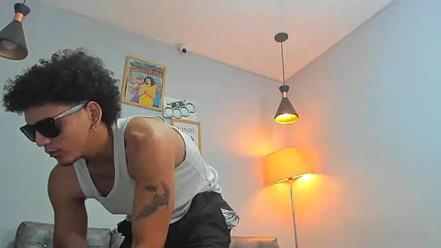 Xfire boy69 online show from December 2025 03:30:02 PM