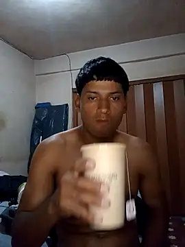 Snapshot of Facundo_2003_ chatting on October 2025 10:53:02 PM Facundo 2003 online show from October 2025 10:53:02 PM