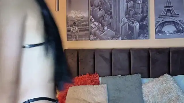 Snapshot of Blue_Sixx chatting on November 2025 10:01:02 PM Blue Sixx online show from November 2025 10:01:02 PM