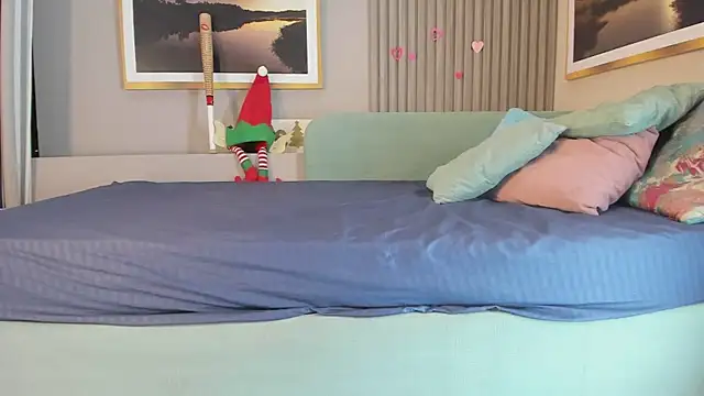 Snapshot of Blue_Sixx chatting on November 2025 09:54:01 PM Blue Sixx online show from November 2025 09:54:01 PM